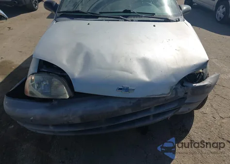 2000 Chevrolet Metro z USA, uszkodzony, nr VIN 2C1MR2266Y6708841